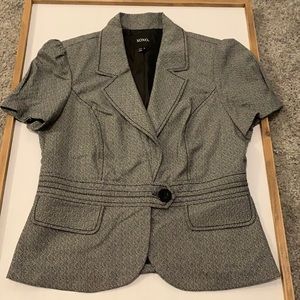 XOXO Women’s Collared Short Sleeve Blazer